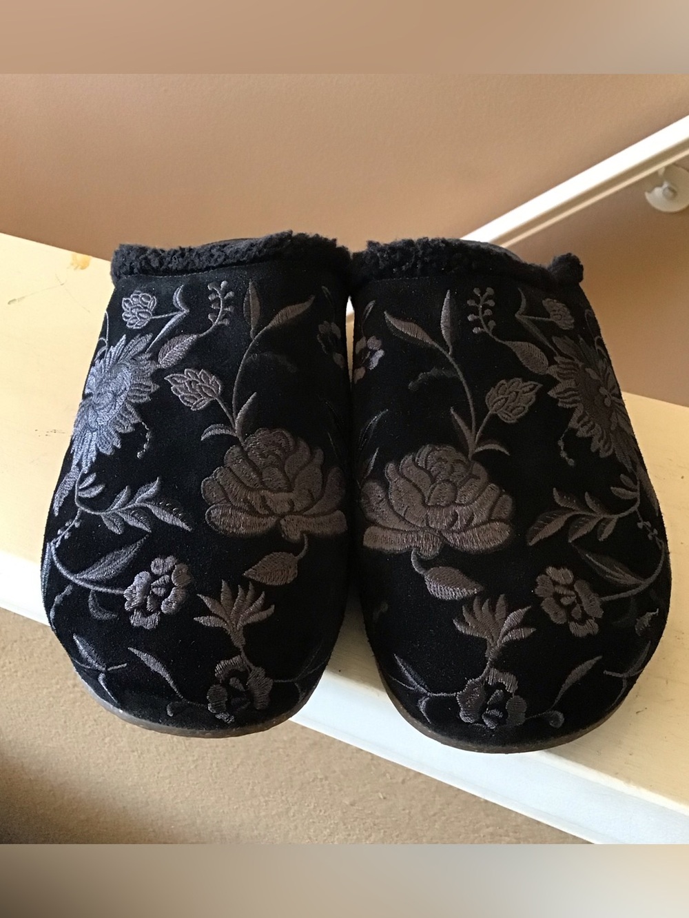 Johnny Was Black Suede Embroidered Clogs (8)